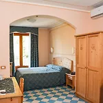 Ruscello Garni Hotel 3*