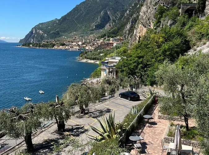 Ruscello Garni 3* לימונה סול גרדה